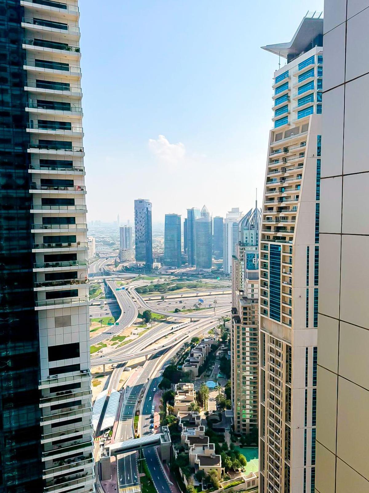 Luxury Modern One Bedroom Apartment At Dubai Marina - Marina Pinnacle Tower ภายนอก รูปภาพ